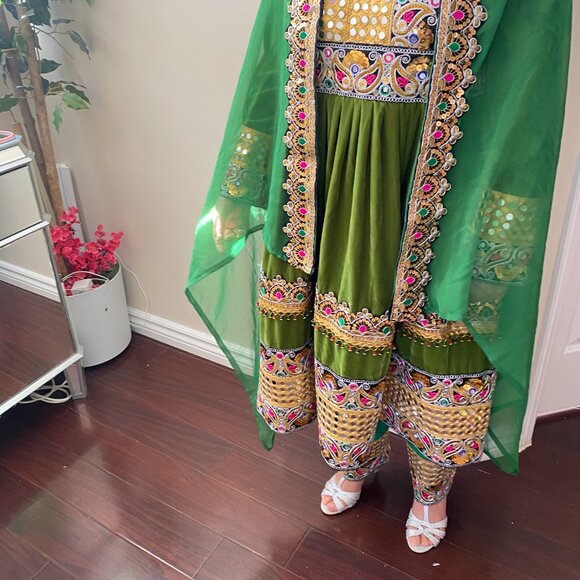 Brand new Afghan Traditional dress - Picture 2 of 4